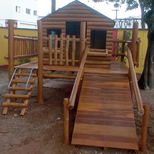 Casinha de Boneca Suspensa